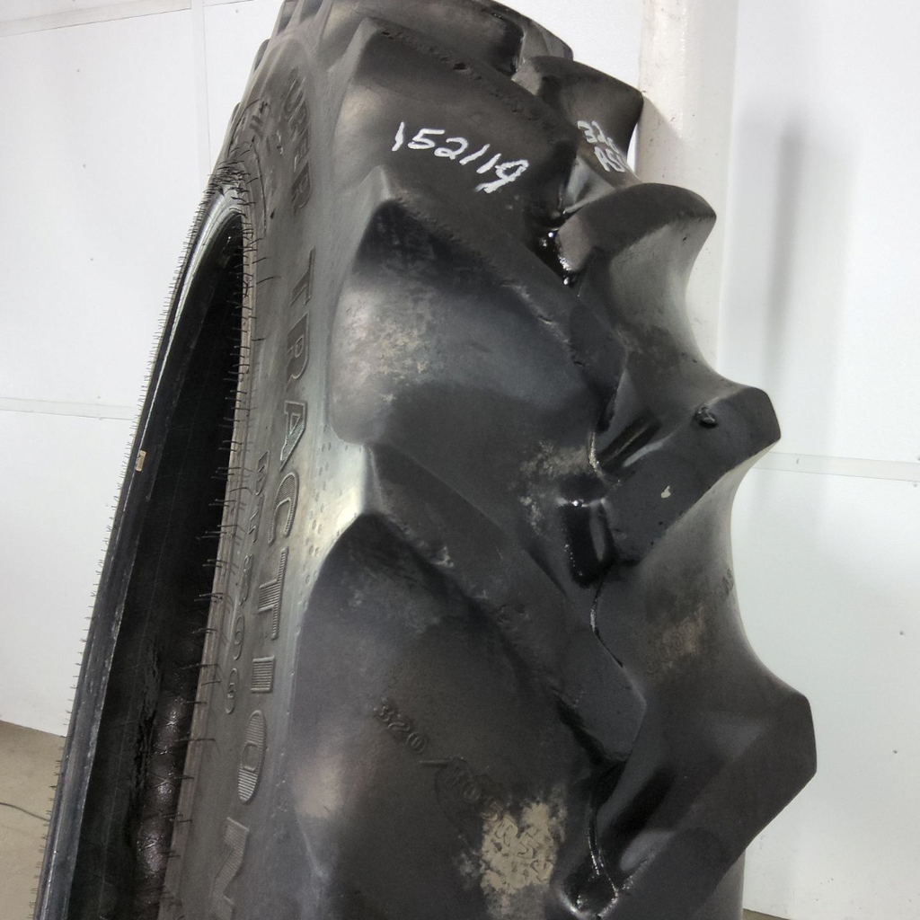 320/105R54 Goodyear Farm DT800 Super Traction R-1W 163D 65%