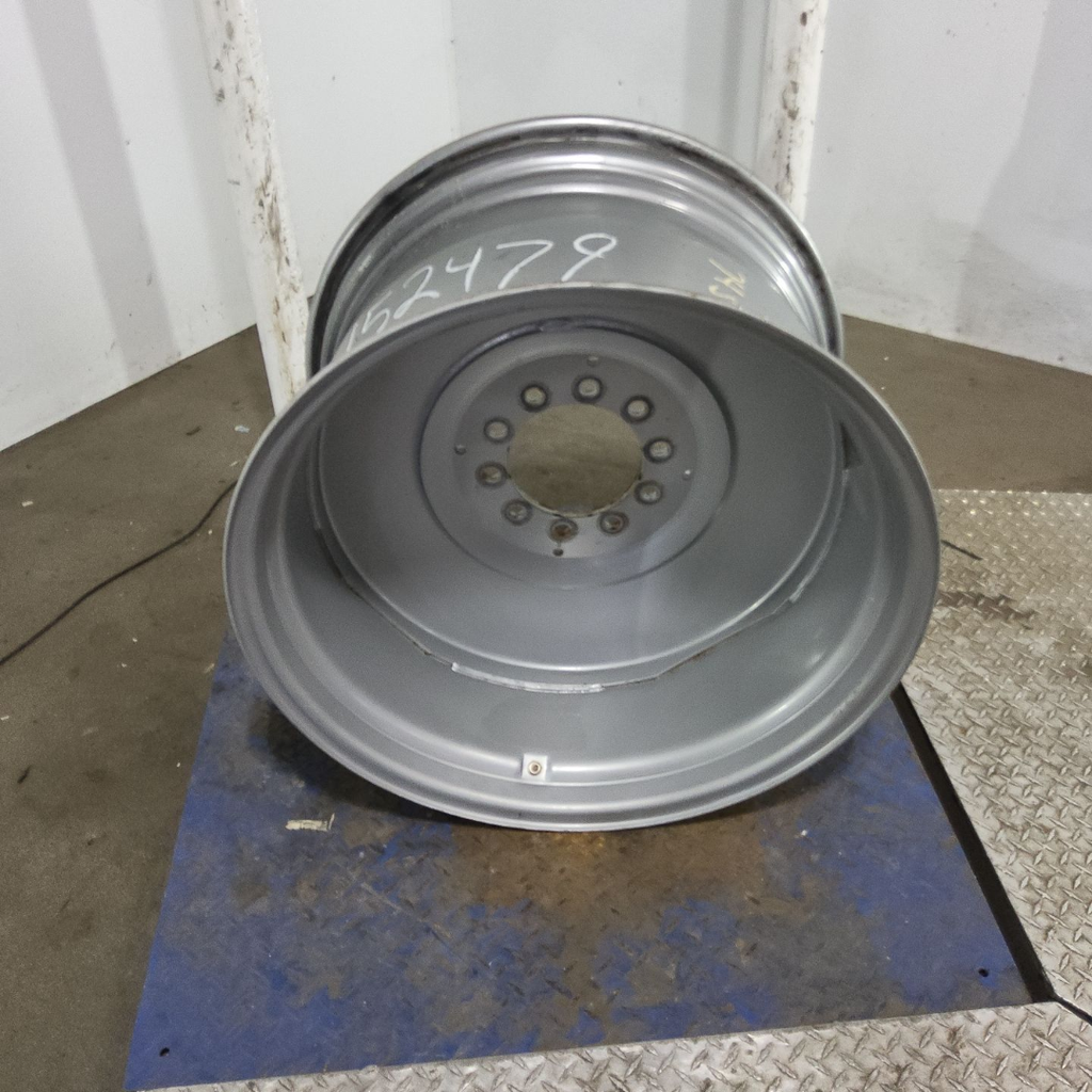 18"W x 28"D, Case IH Silver Mist 10-Hole Formed Plate