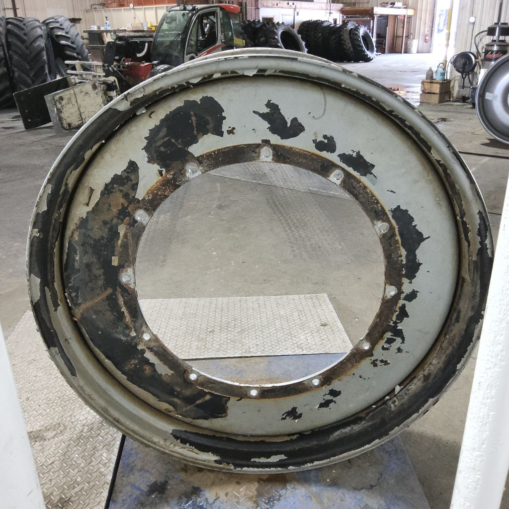 16"W x 50"D, Case IH Silver Mist 12-Hole Stub Disc Sprayer , -5.25" Offset