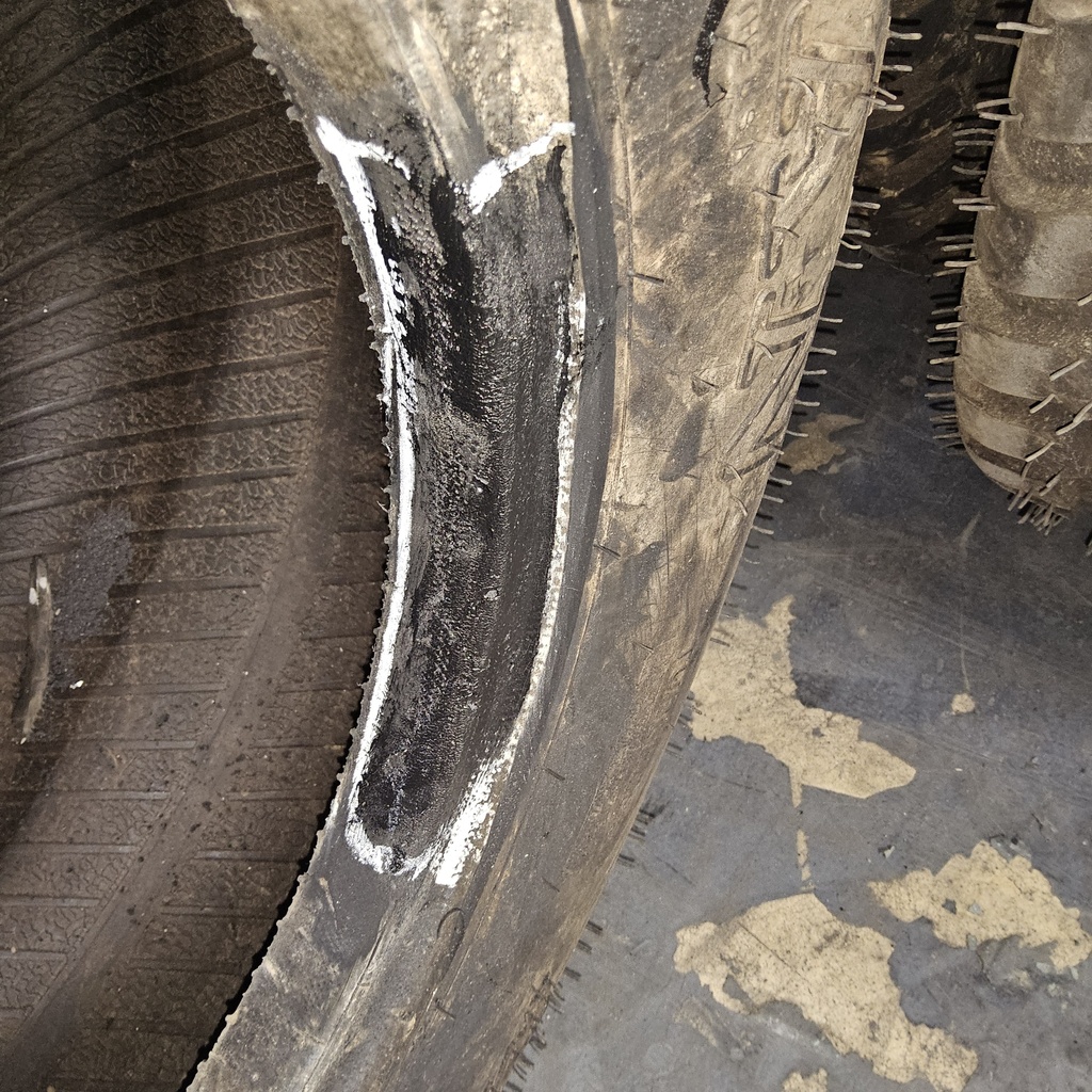 31x13.50-15NHS Titan Farm Multi Trac C/S HF-1 F (12 Ply), 99%