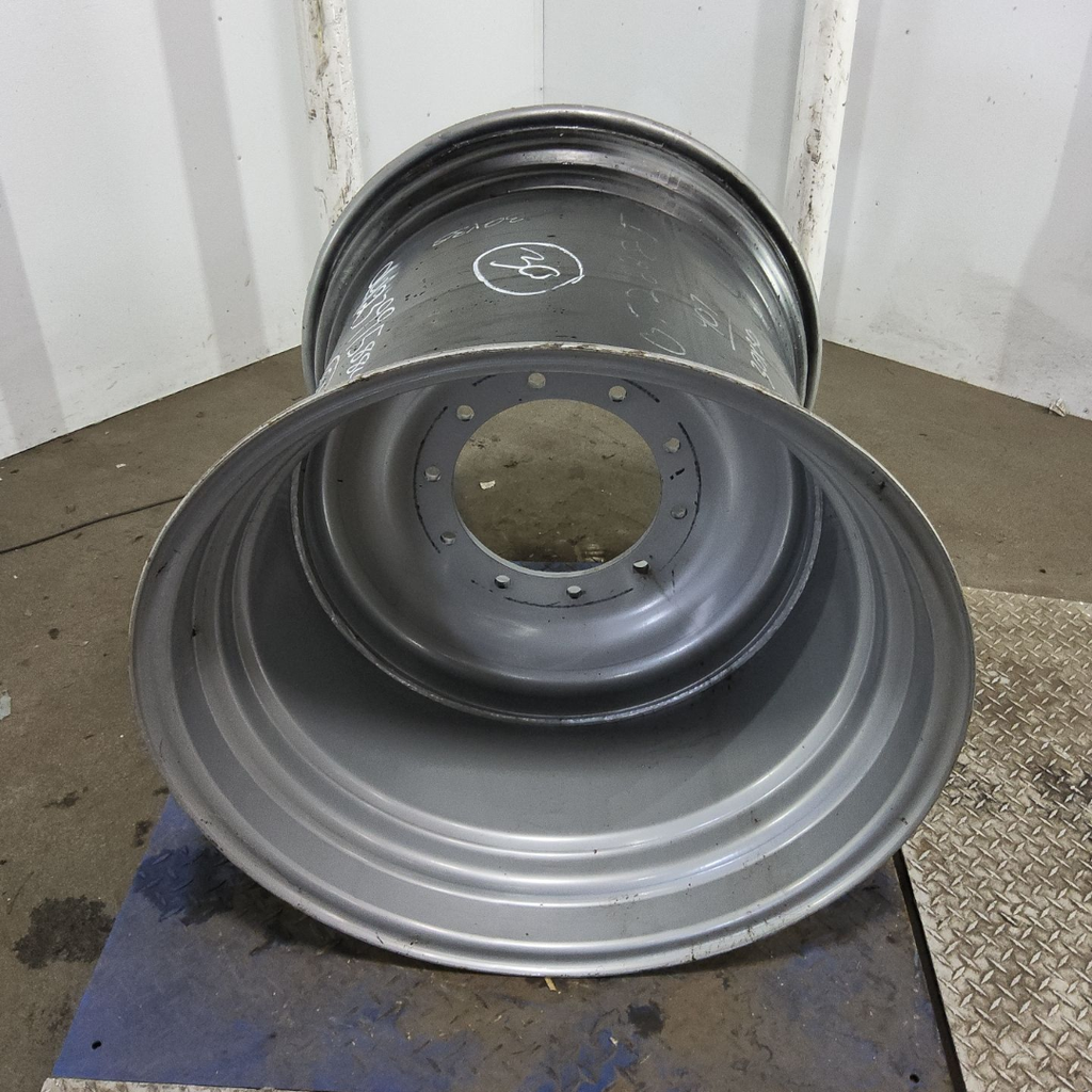 30"W x 30"D, Case IH Silver Mist 10-Hole Formed Plate , 1.5" Offset