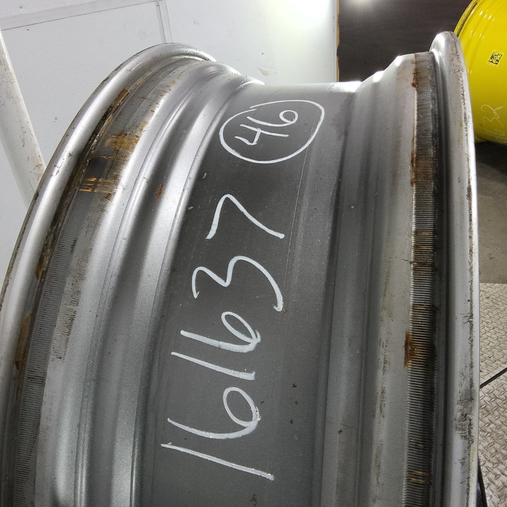 16"W x 46"D, Case IH Silver Mist 10-Hole Bubble Disc , 2.75" Offset