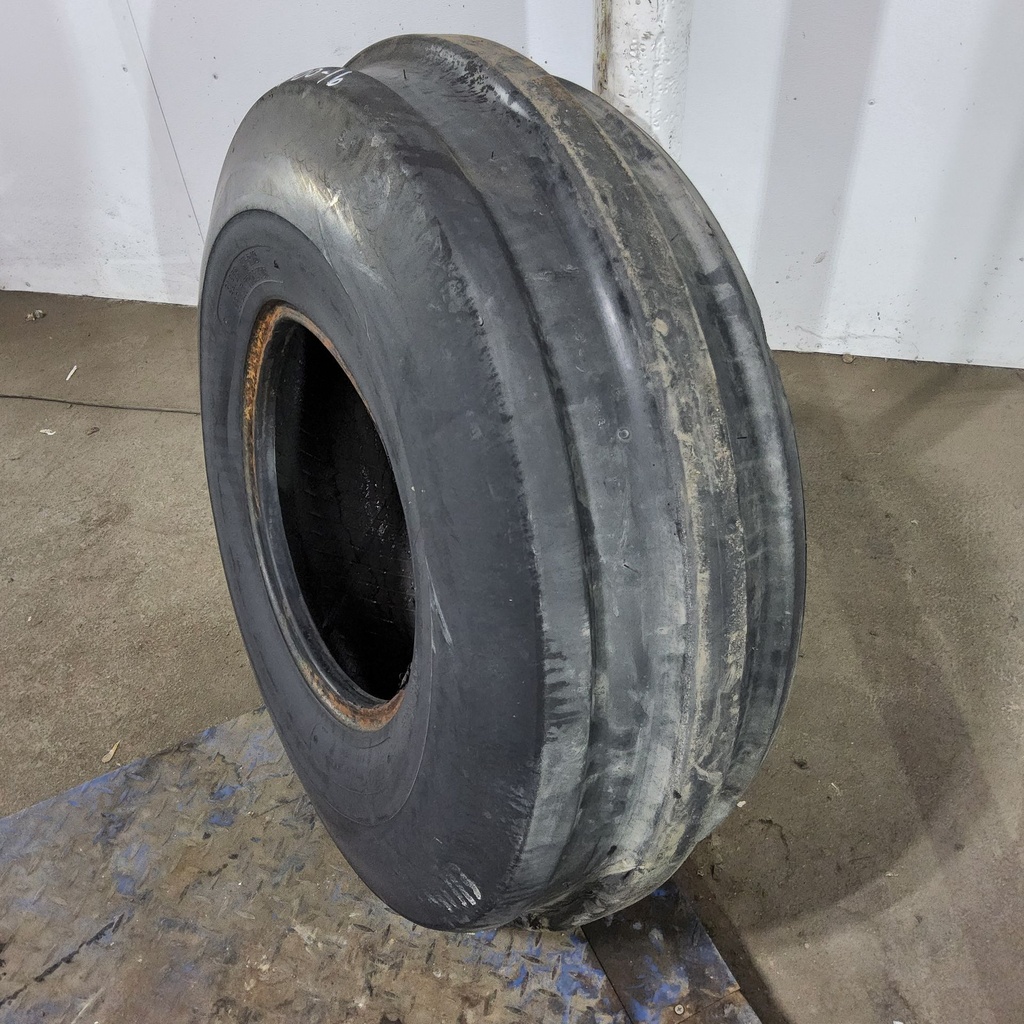 11.00-16 Super Hi-Rib F-2 D (8 Ply), 85%