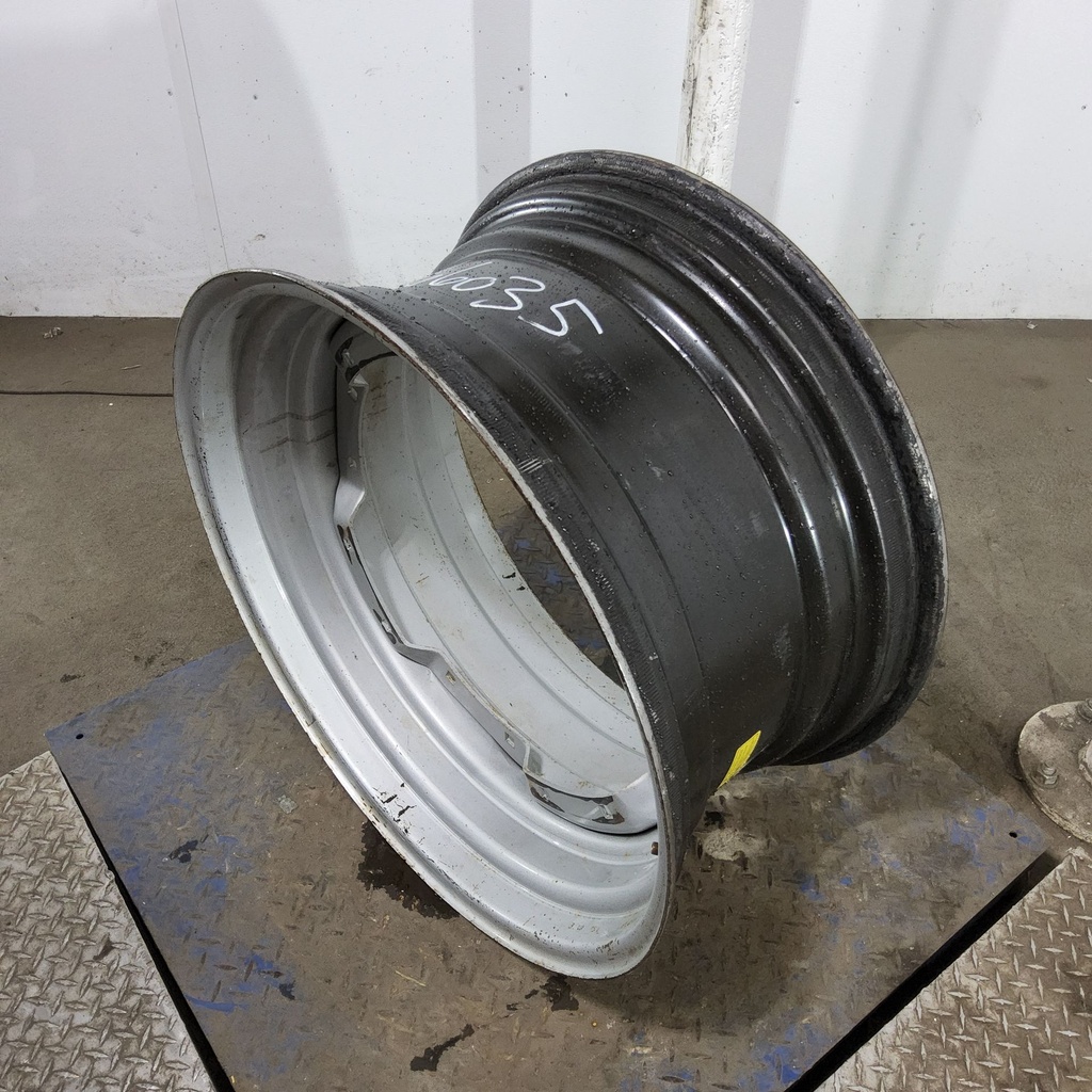 15"W x 30"D, Case IH Silver Mist 8-Hole Waffle Wheel (Groups of 2 Bolts)