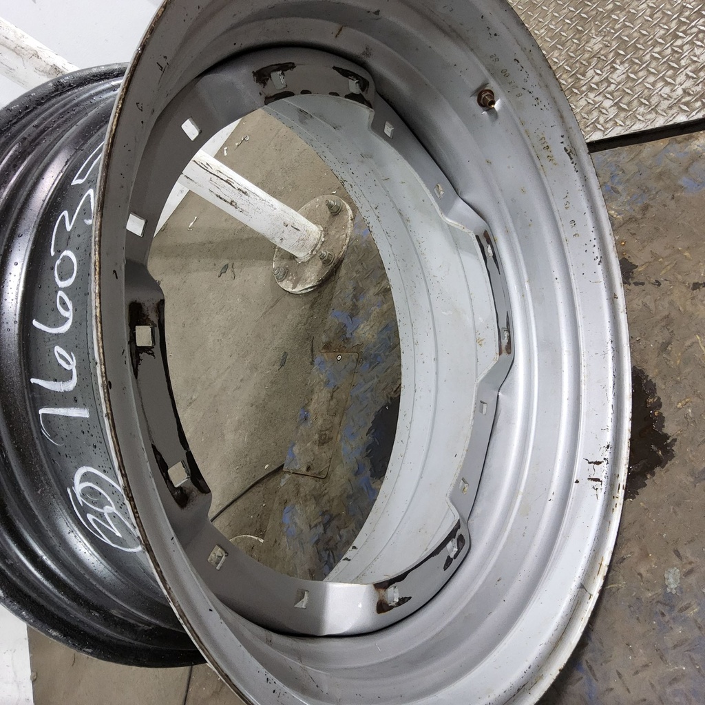 15"W x 30"D, Case IH Silver Mist 8-Hole Waffle Wheel (Groups of 2 Bolts)