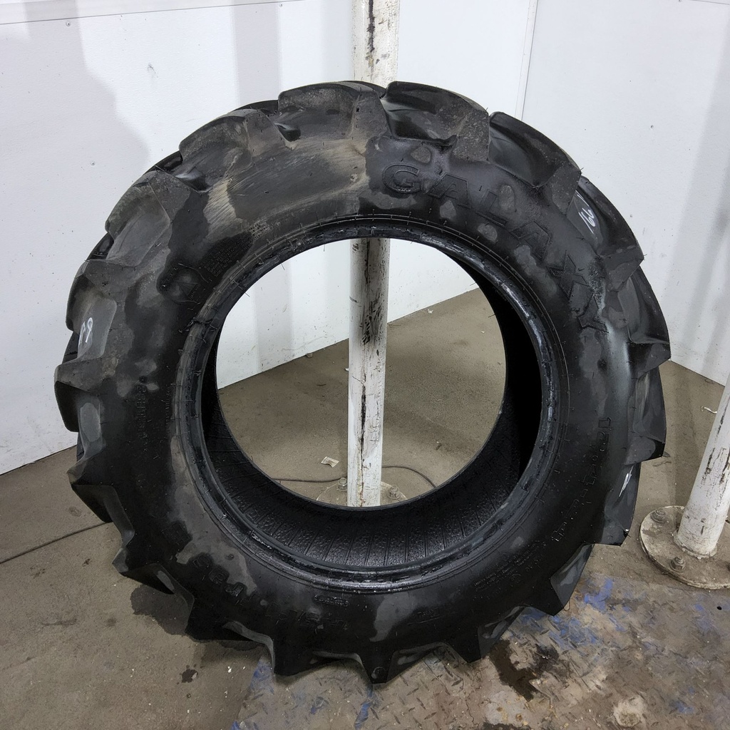 12.4-24 Galaxy Agri-Trac II R-1 D (8 Ply), 90%