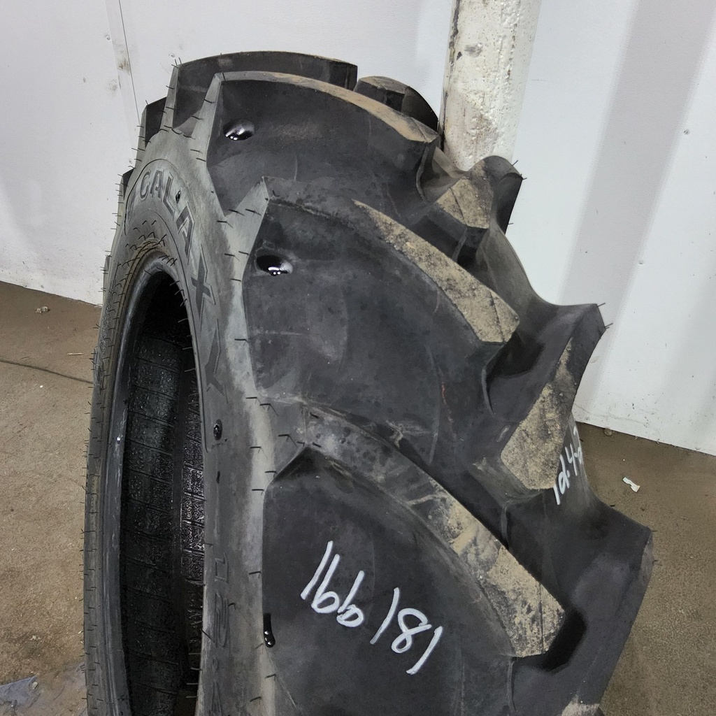 12.4-24 Galaxy Agri-Trac II R-1 D (8 Ply), 99%