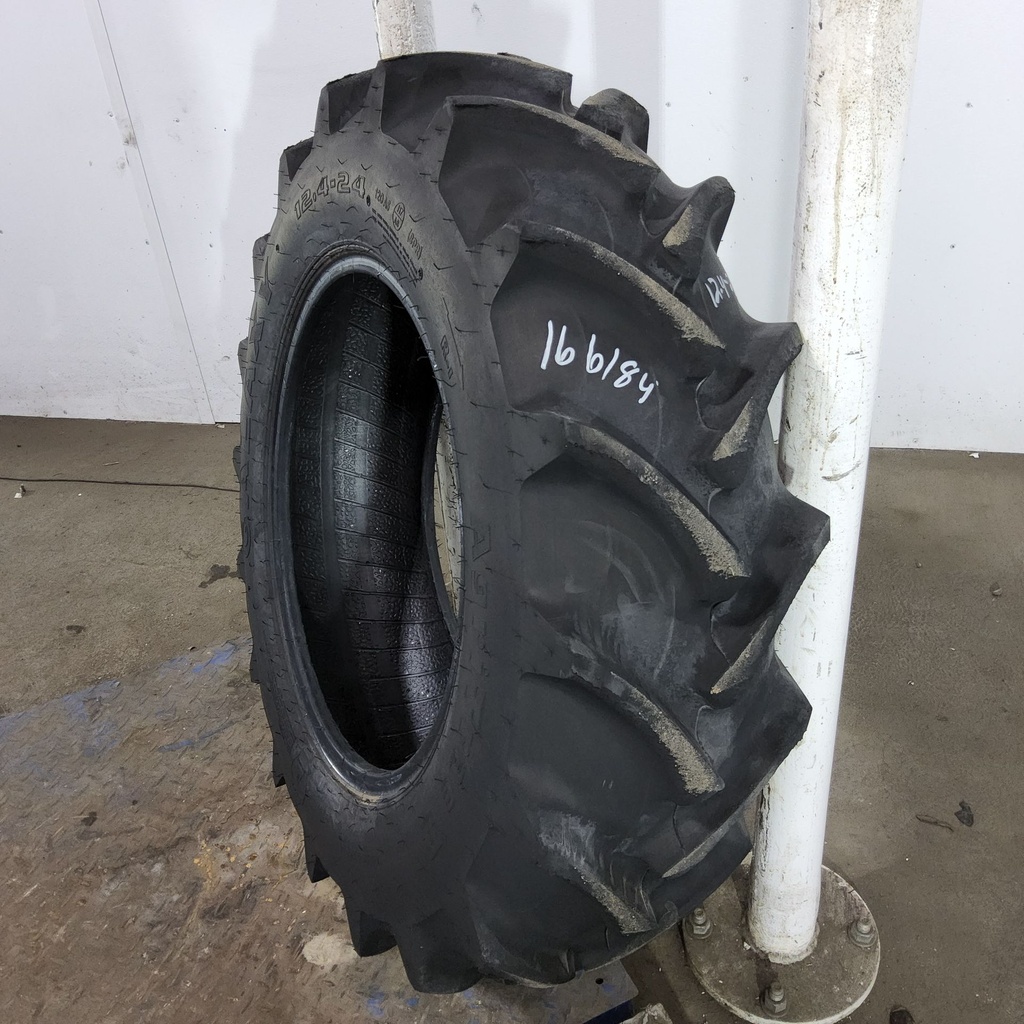 12.4-24 Galaxy Agri-Trac II R-1 D (8 Ply), 90%