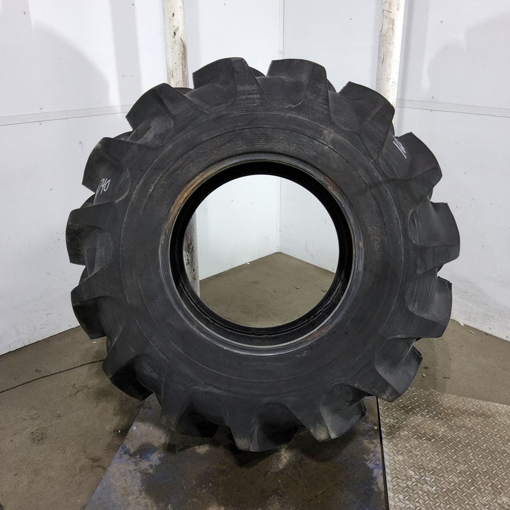 18.4-26 Goodyear Farm Special Sure Grip TD8 R-2 E (10 Ply), 95%