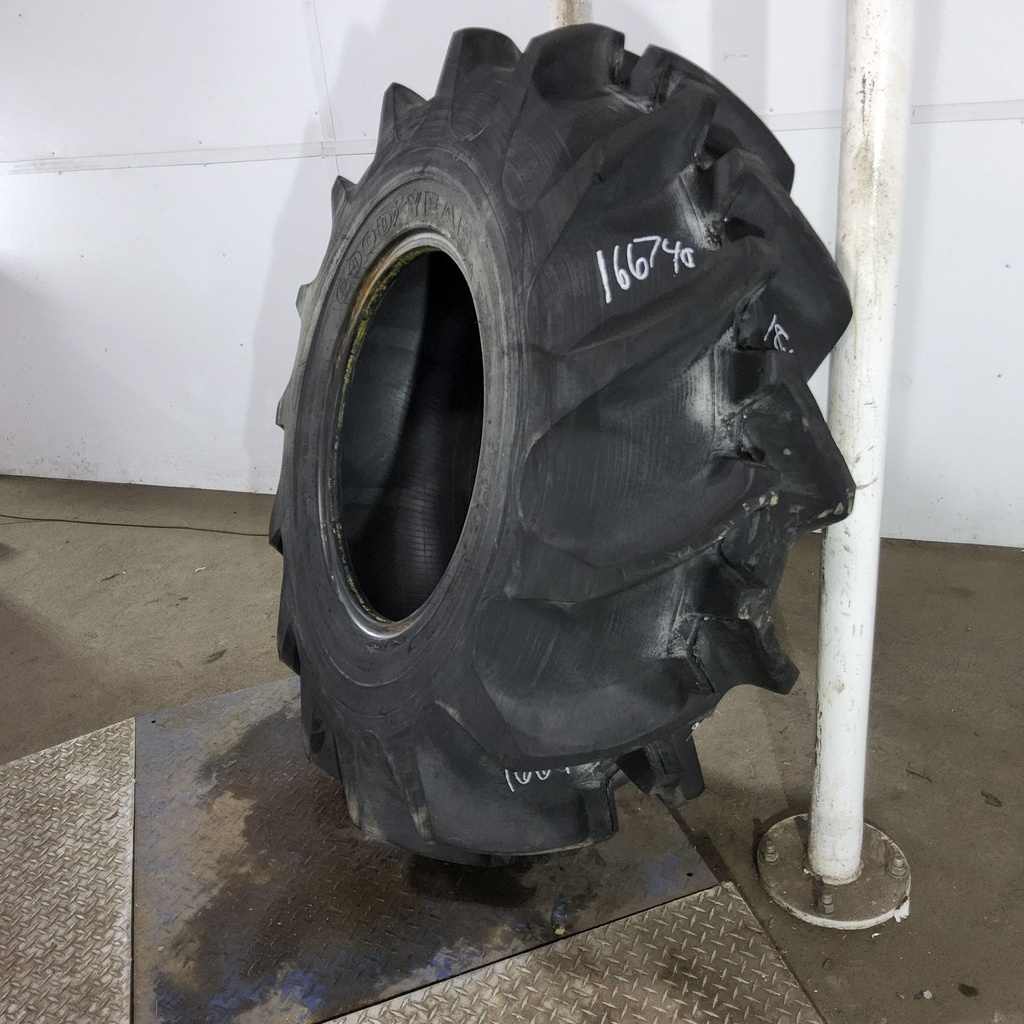 18.4-26 Goodyear Farm Special Sure Grip TD8 R-2 E (10 Ply), 95%
