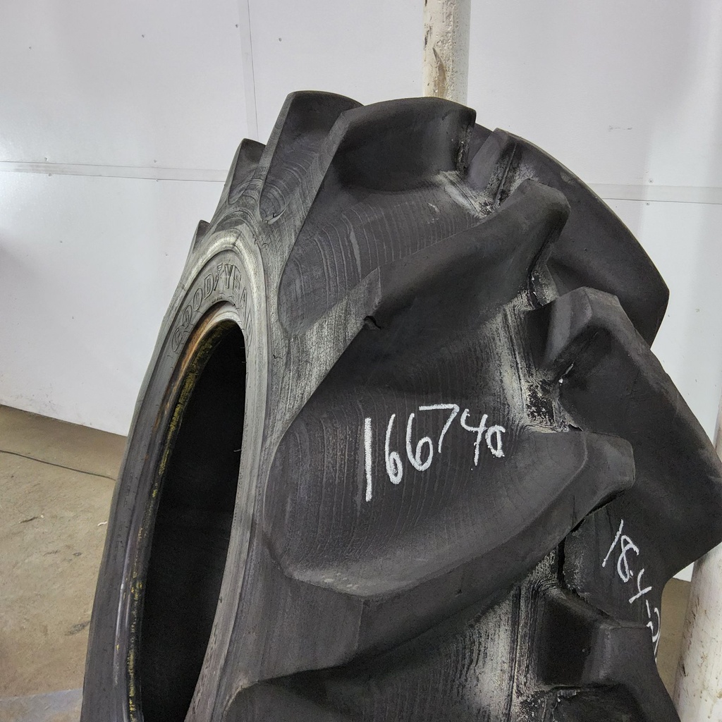 18.4-26 Goodyear Farm Special Sure Grip TD8 R-2 E (10 Ply), 95%
