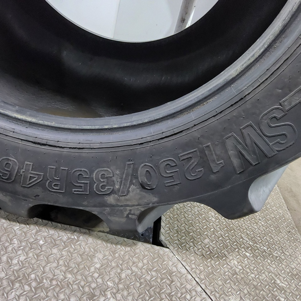 LSW1250/35R46 Goodyear Farm Custom Flo Grip R-2 202B 90%