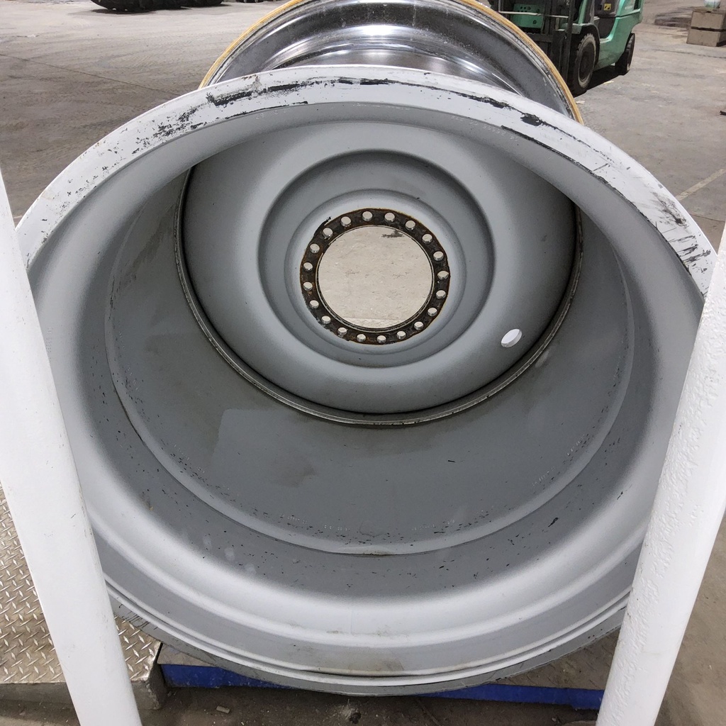 44"W x 46"D, Case IH Silver Mist 20-Hole Formed Plate , 3.81" Offset