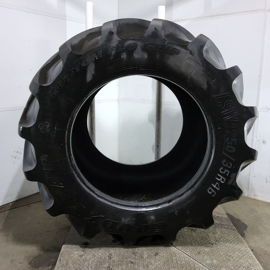 LSW1250/35R46 Goodyear Farm Custom Flo Grip R-2 202B 90%