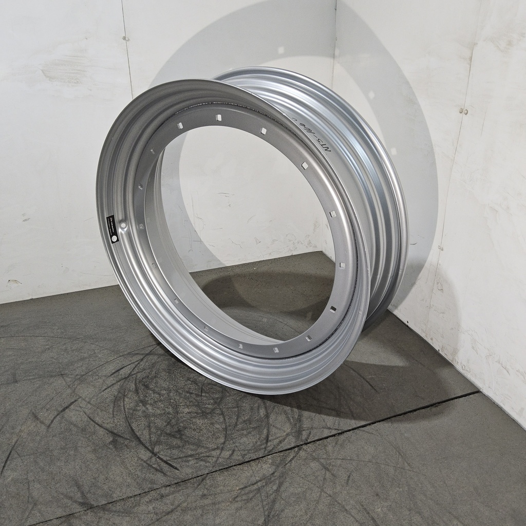 11"W x 38"D, Case IH Silver Mist 16-Hole Stub Disc , 2.44" Offset