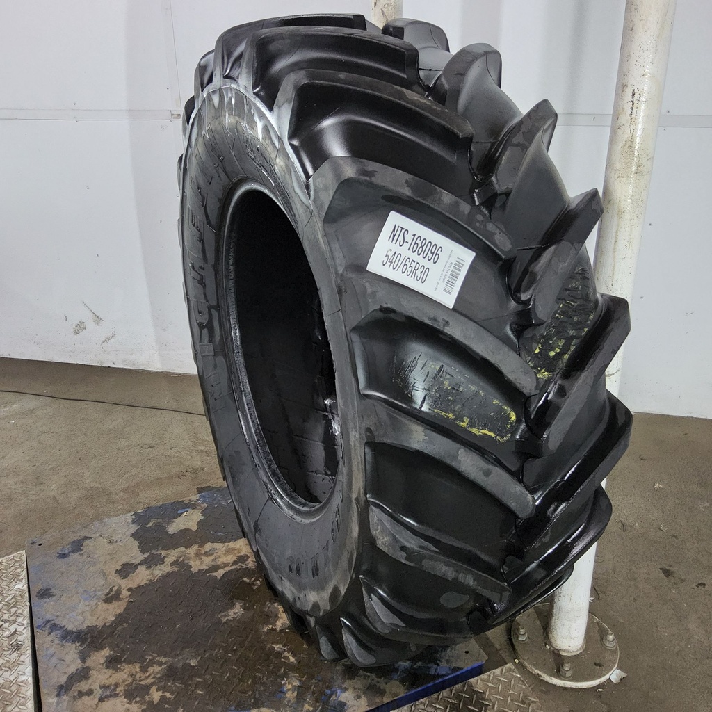 540/65R30 Michelin XM 108 R-1W 143A8 85%