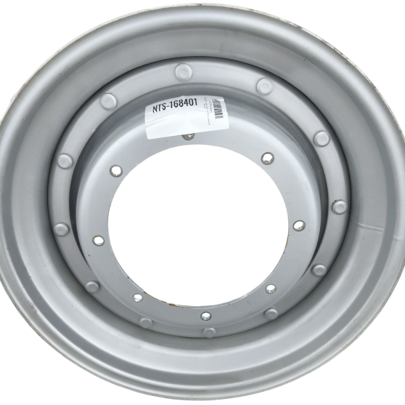 8-Hole Stub Disc Center for 28"-30" Rim, Case IH Silver Mist