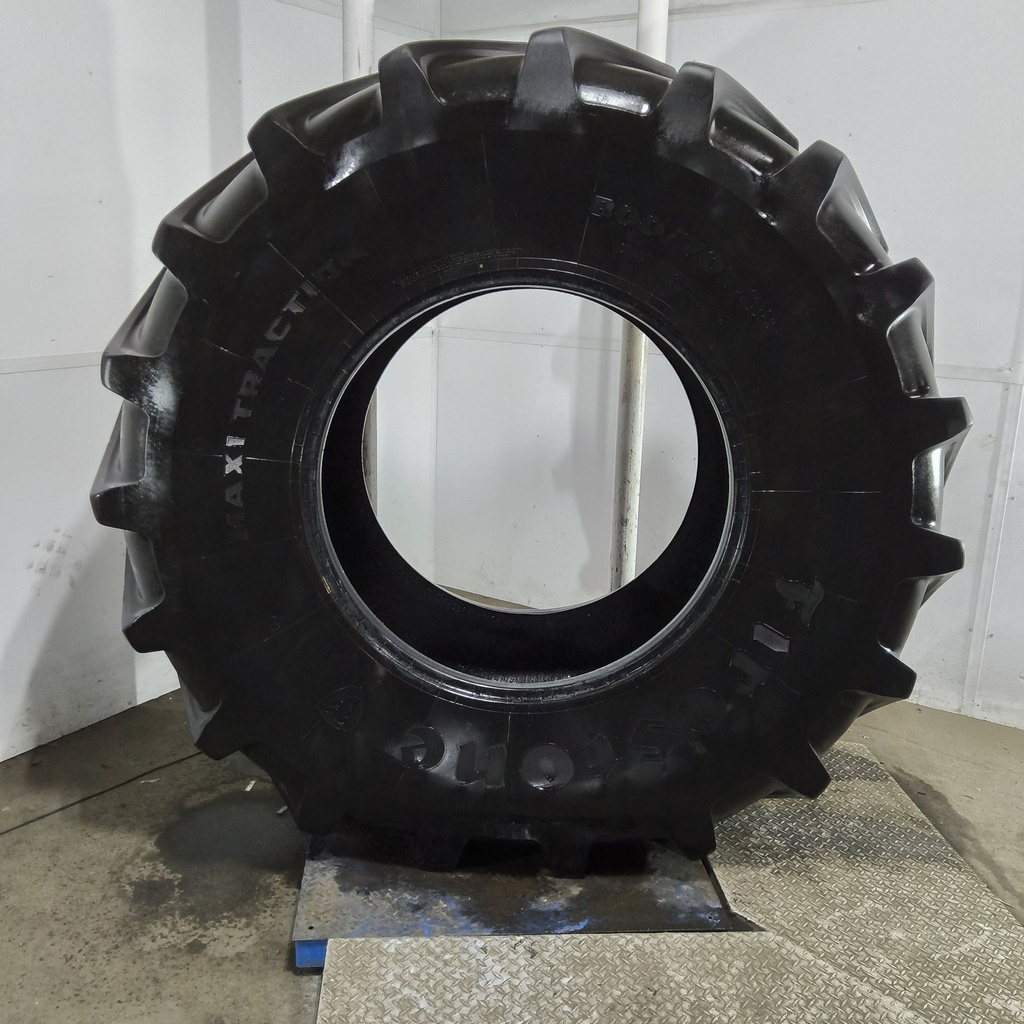 800/70R38 Firestone Maxi Traction R-1W 173D/173B 85%