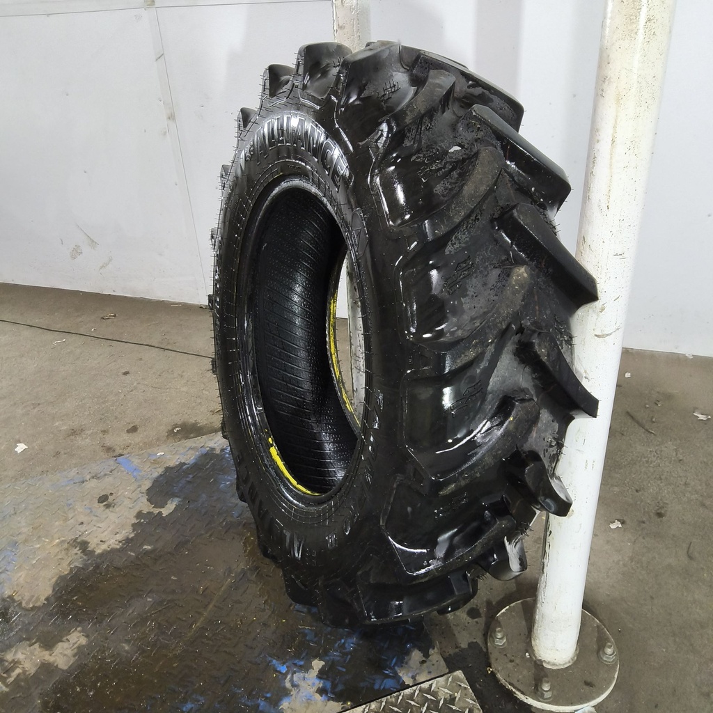 320/85R24 Alliance Farm Pro II R-1W 122B 80%