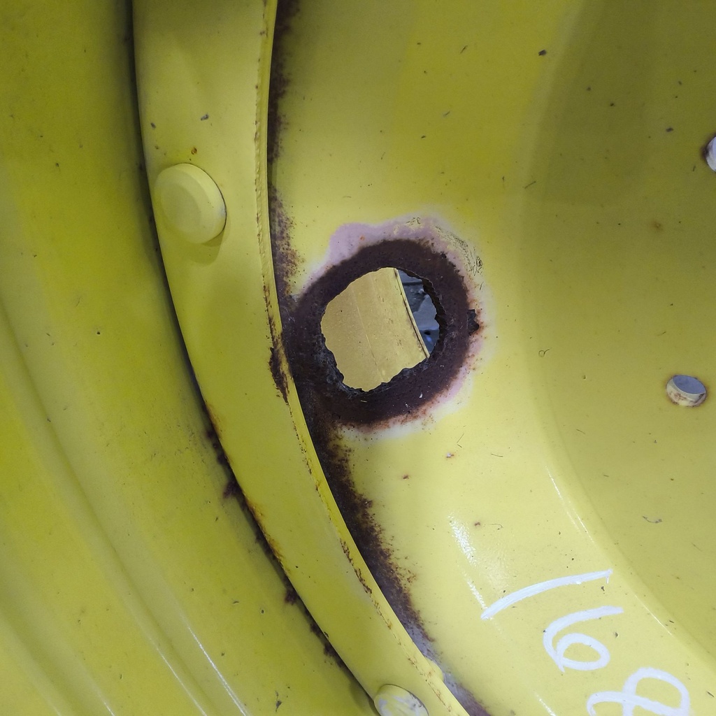 8-Hole Stub Disc Center for 38"-54" Rim, John Deere Yellow
