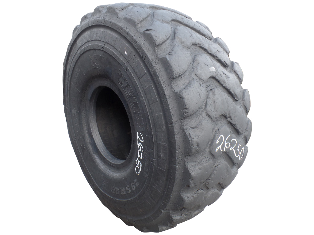 29.5/R25 Michelin XHA2 E-3/L-3 216 A2 60%
