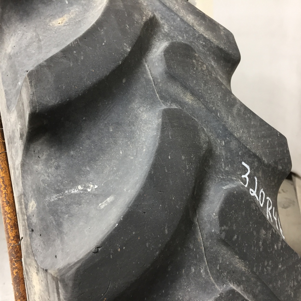 320/90R46 Firestone Radial 9000 R-1W 148 B 45%