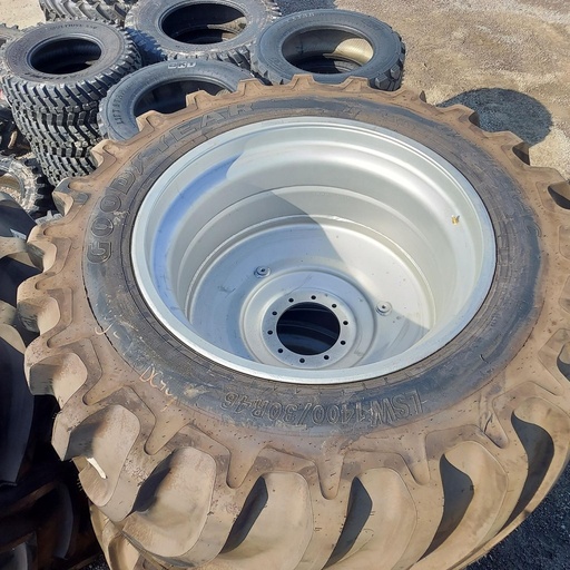[05225918840760L/R(SIS)] LSW1400/30R46 Goodyear Farm Optitrac R-1W on Case IH Silver Mist 10-Hole Formed Plate