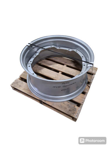 [T014750RIM-SM-(280)] 15"W x 34"D, Case IH Silver Mist 8-Hole Waffle Wheel (Groups of 2 Bolts)