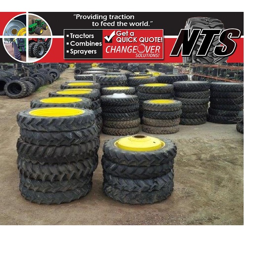 [051425200W] 12-Hole Waffle Disc (Groups of 3 Bolts) Center for 34" Rim, Ford / New Holland White